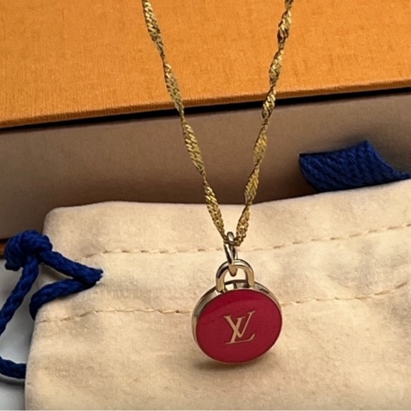 Authentic Luxury Charm (LV)-Gold/Pink 0.75"-.050”
LV both sided, unbranded Chain - Picture 7 of 13